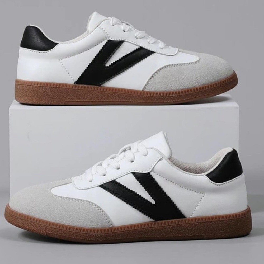 Stylish White and Black Men's Sneakers